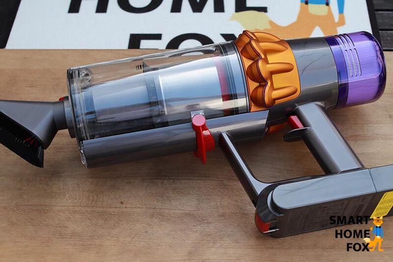 Cordless hoover as a handheld hoover: The handheld hoover can easily be attached to a stick hoover.